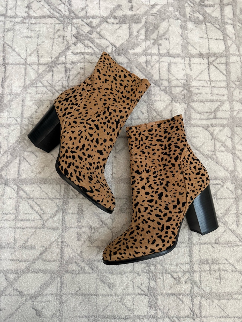 Gibson & Latimer Leopard Print Block Heel Booties Size 8 Western Boho Chic - Picture 9 of 9